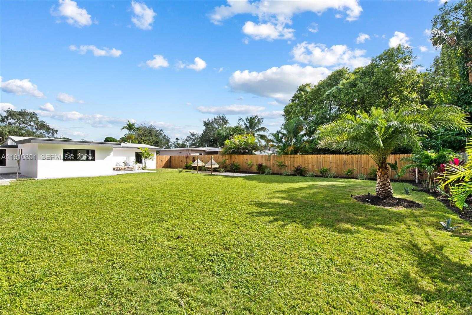 Small Image of 329 SOUTH WEST 18TH AVENUE, Fort Lauderdale Number 47