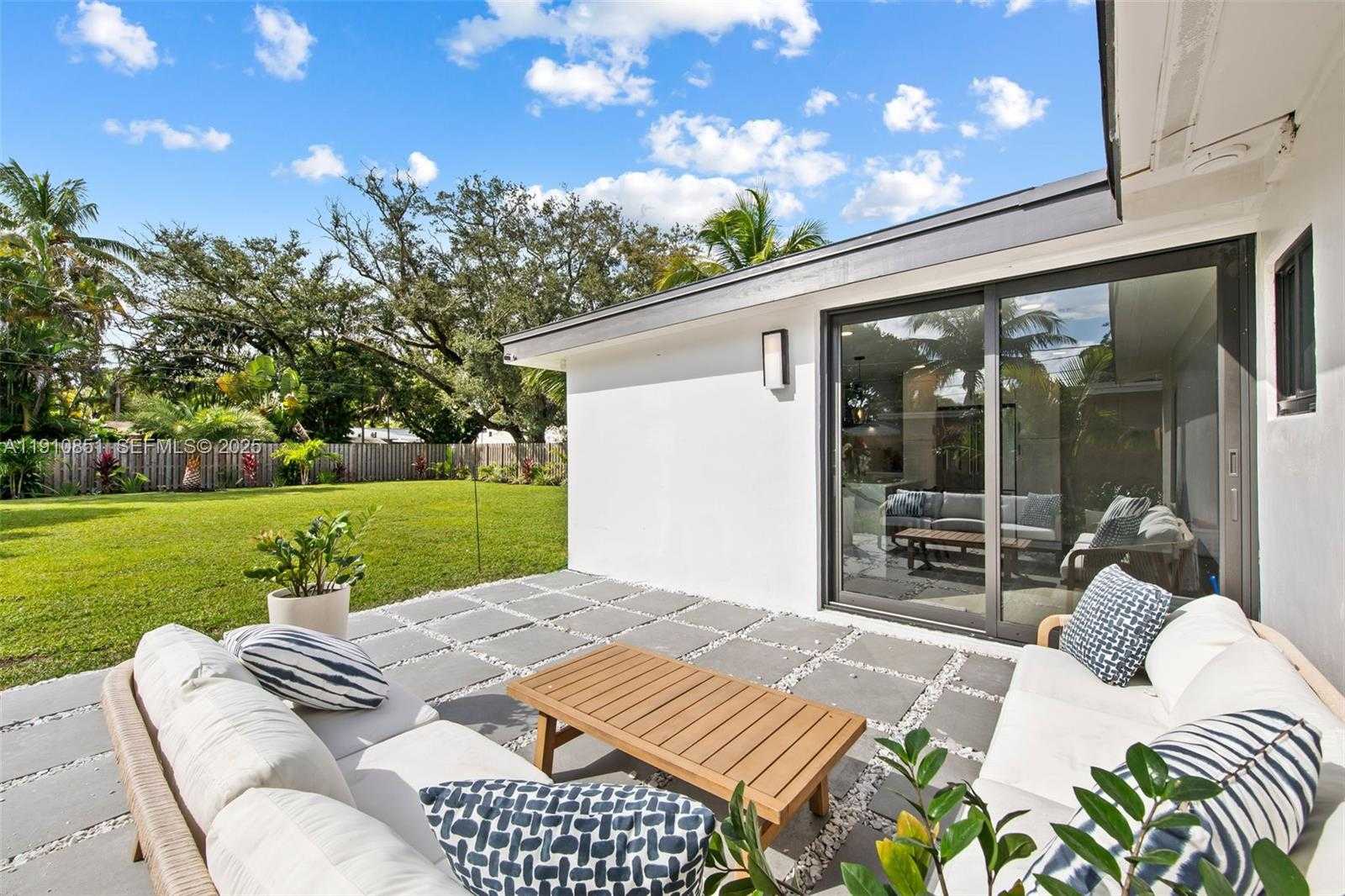 Small Image of 329 SOUTH WEST 18TH AVENUE, Fort Lauderdale Number 53