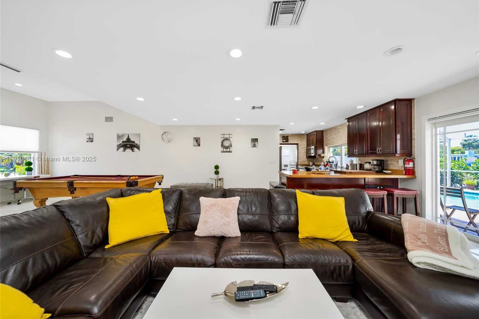 Small Image of 31 SOUTH EAST 12TH ST, Pompano Beach Number 13