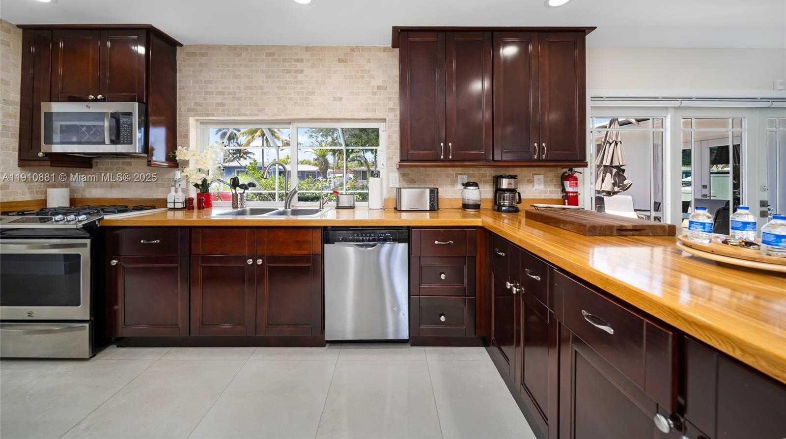 Small Image of 31 SOUTH EAST 12TH ST, Pompano Beach Number 14