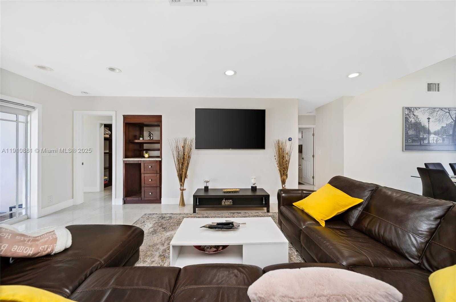 Small Image of 31 SOUTH EAST 12TH ST, Pompano Beach Number 4