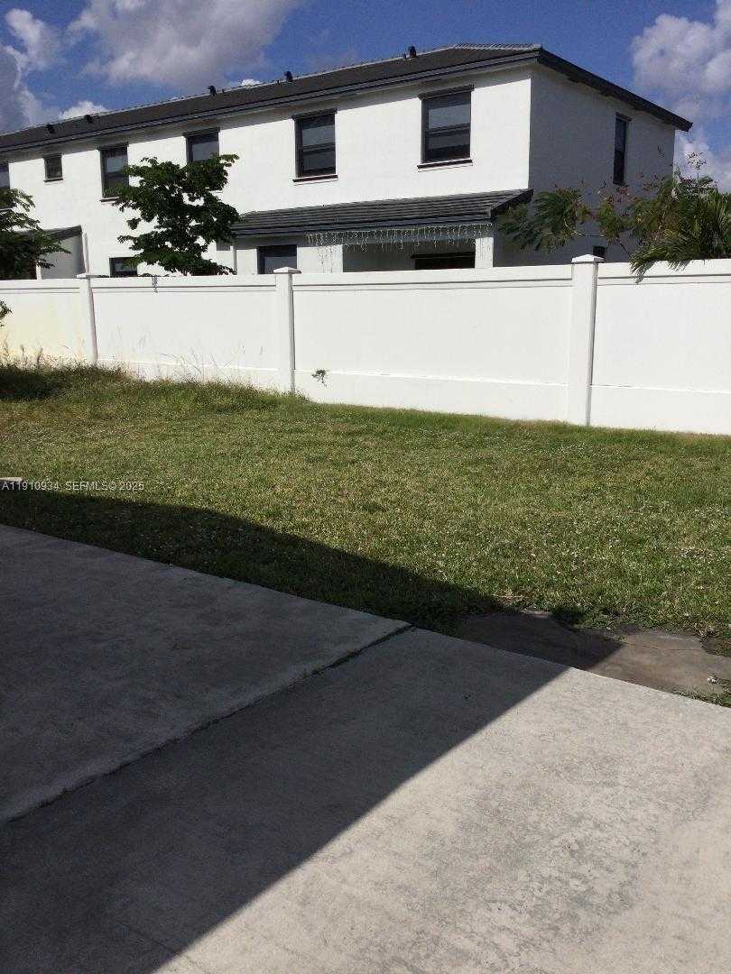 Small Image of 3005 SOUTH WEST 50TH ST, Dania Beach Number 7