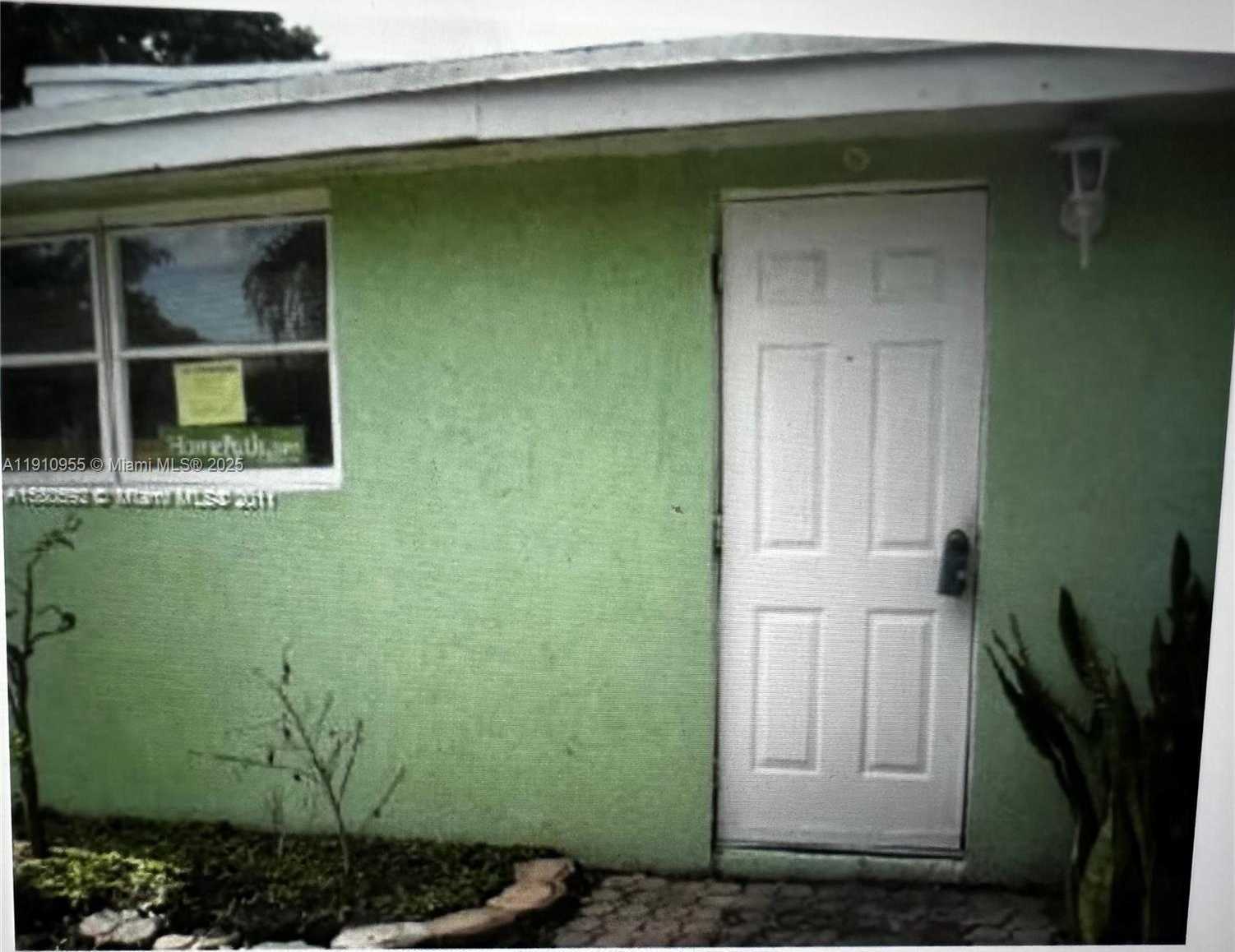 Small Image of 3490 SOUTH WEST 56TH AVE, West Park Number 3