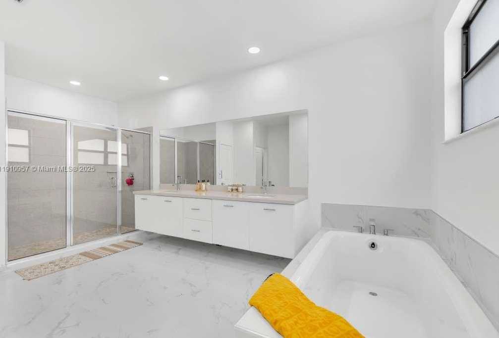 Small Image of 17353 SOUTH WEST 46TH ST, Miramar Number 32