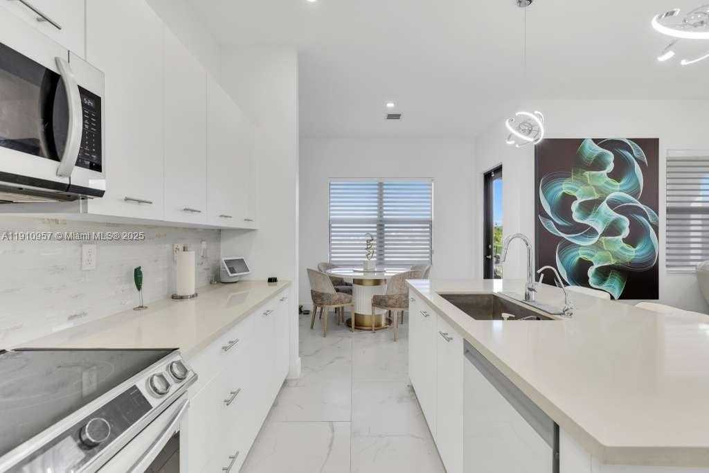 Small Image of 17353 SOUTH WEST 46TH ST, Miramar Number 37