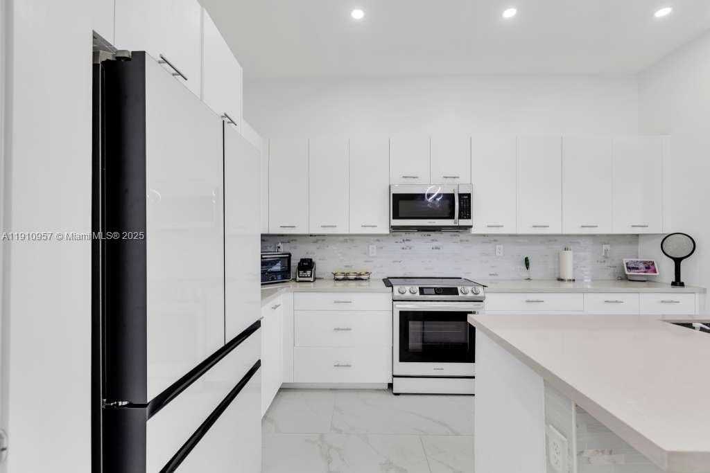 Small Image of 17353 SOUTH WEST 46TH ST, Miramar Number 39