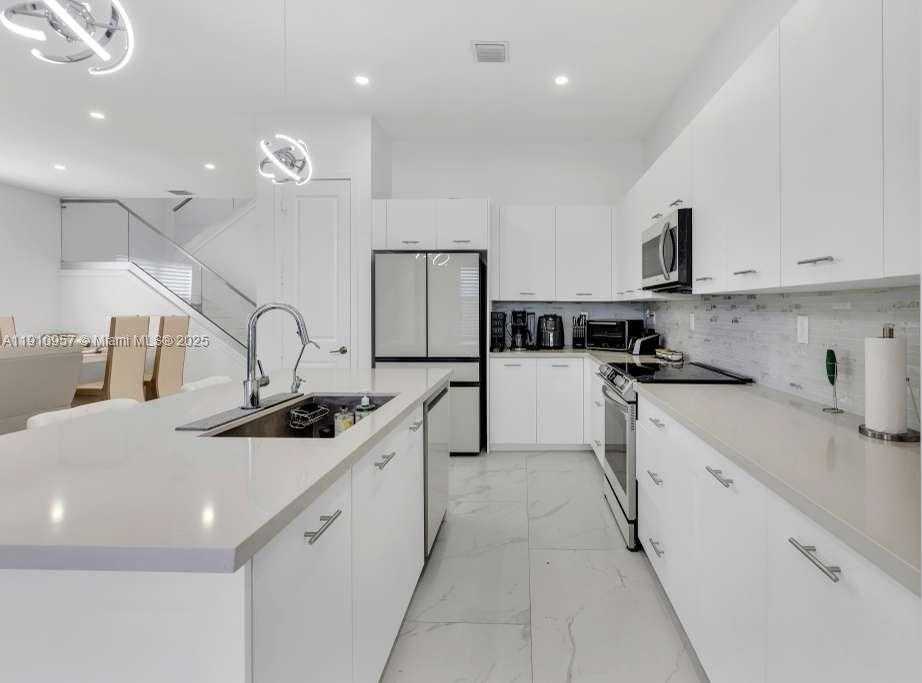 Small Image of 17353 SOUTH WEST 46TH ST, Miramar Number 40