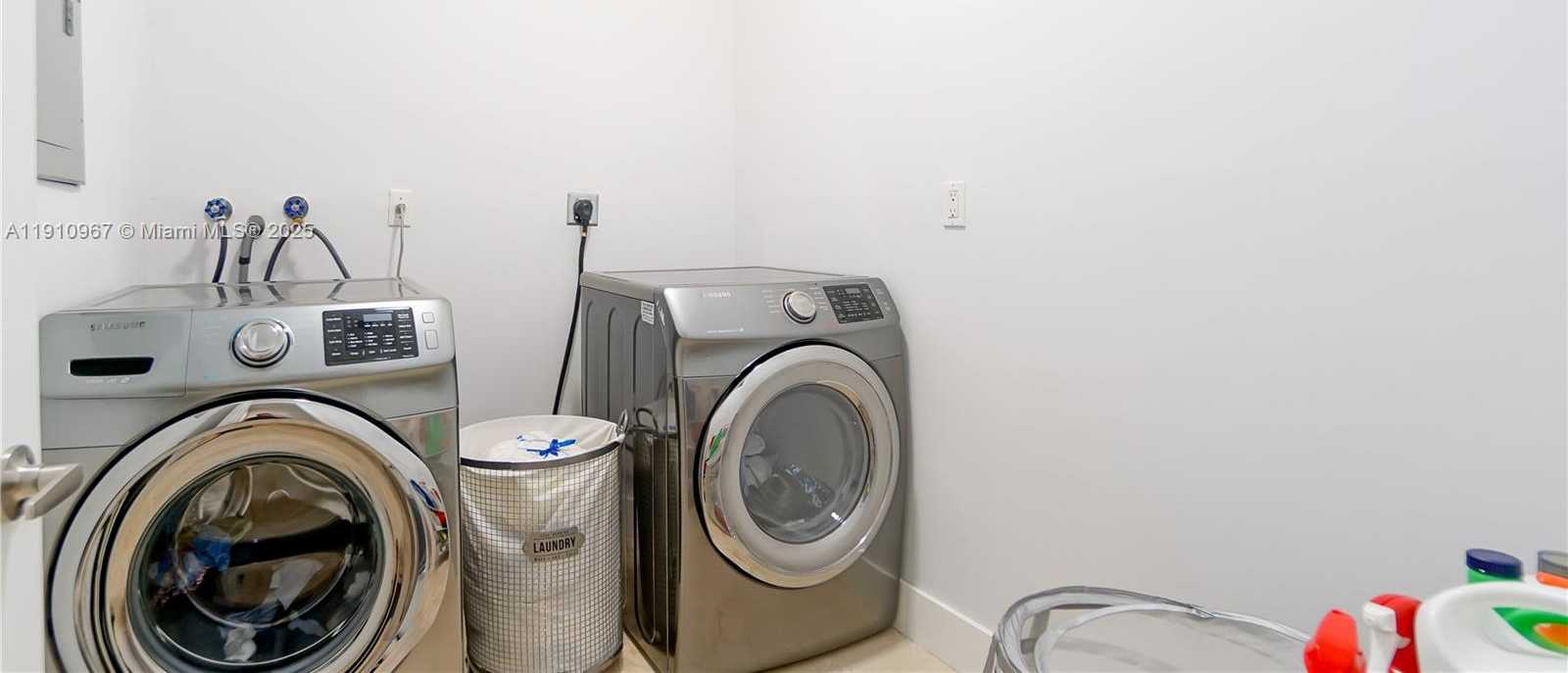 Small Image of 6950 SOUTH WEST 97TH AVE, Miami Number 36