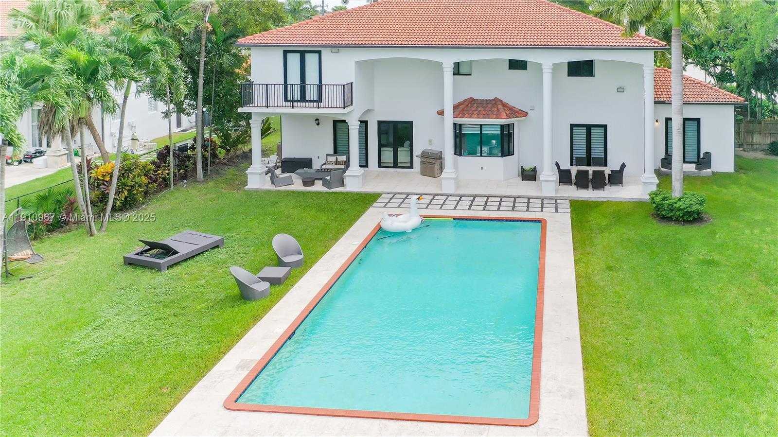 Small Image of 6950 SOUTH WEST 97TH AVE, Miami Number 42