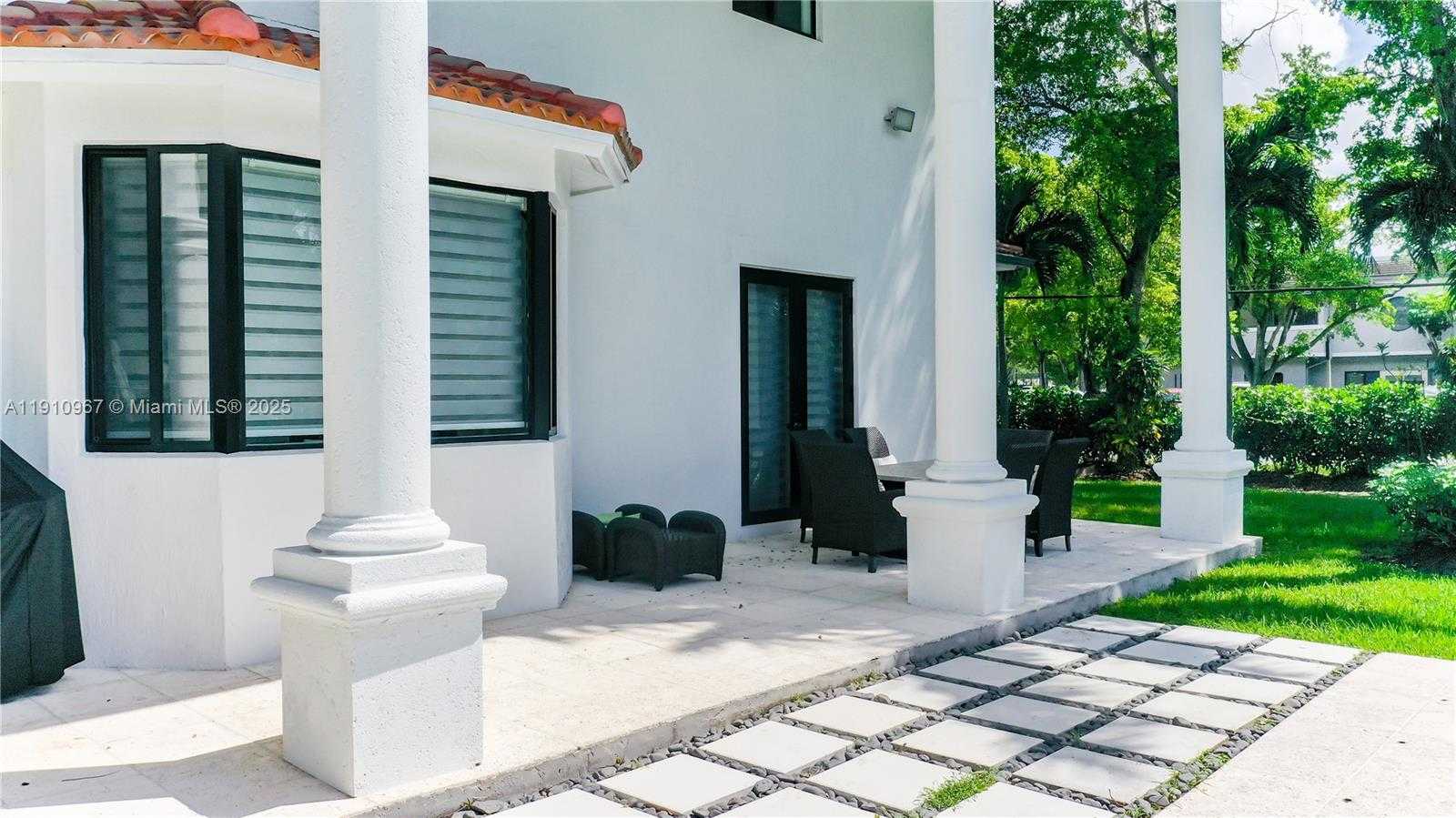 Small Image of 6950 SOUTH WEST 97TH AVE, Miami Number 48