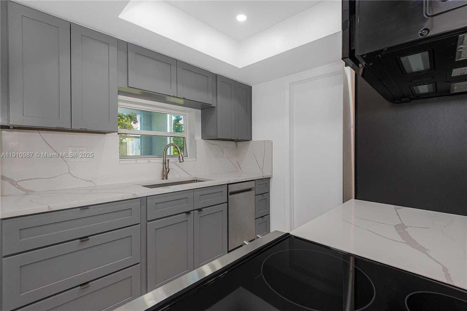 Small Image of 340 LEISURE BLVD, Pompano Beach Number 10