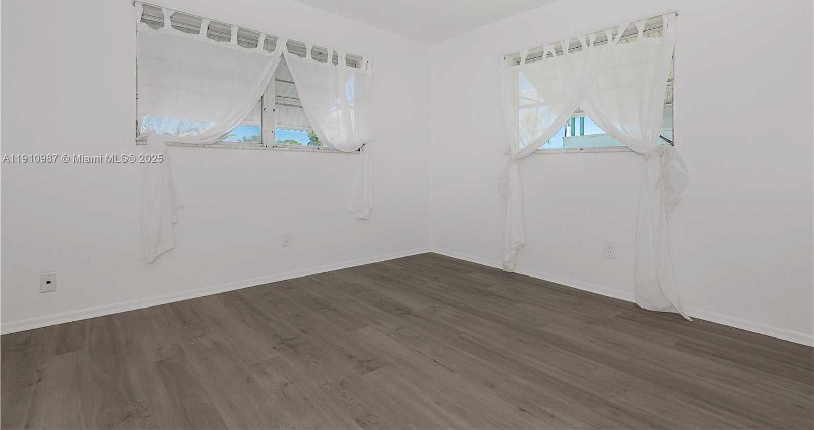 Small Image of 340 LEISURE BLVD, Pompano Beach Number 13