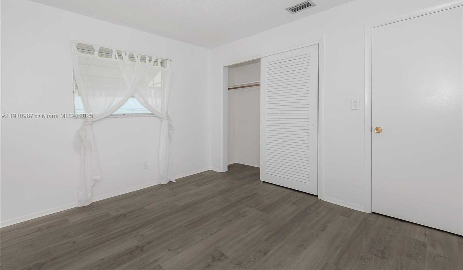 Small Image of 340 LEISURE BLVD, Pompano Beach Number 15