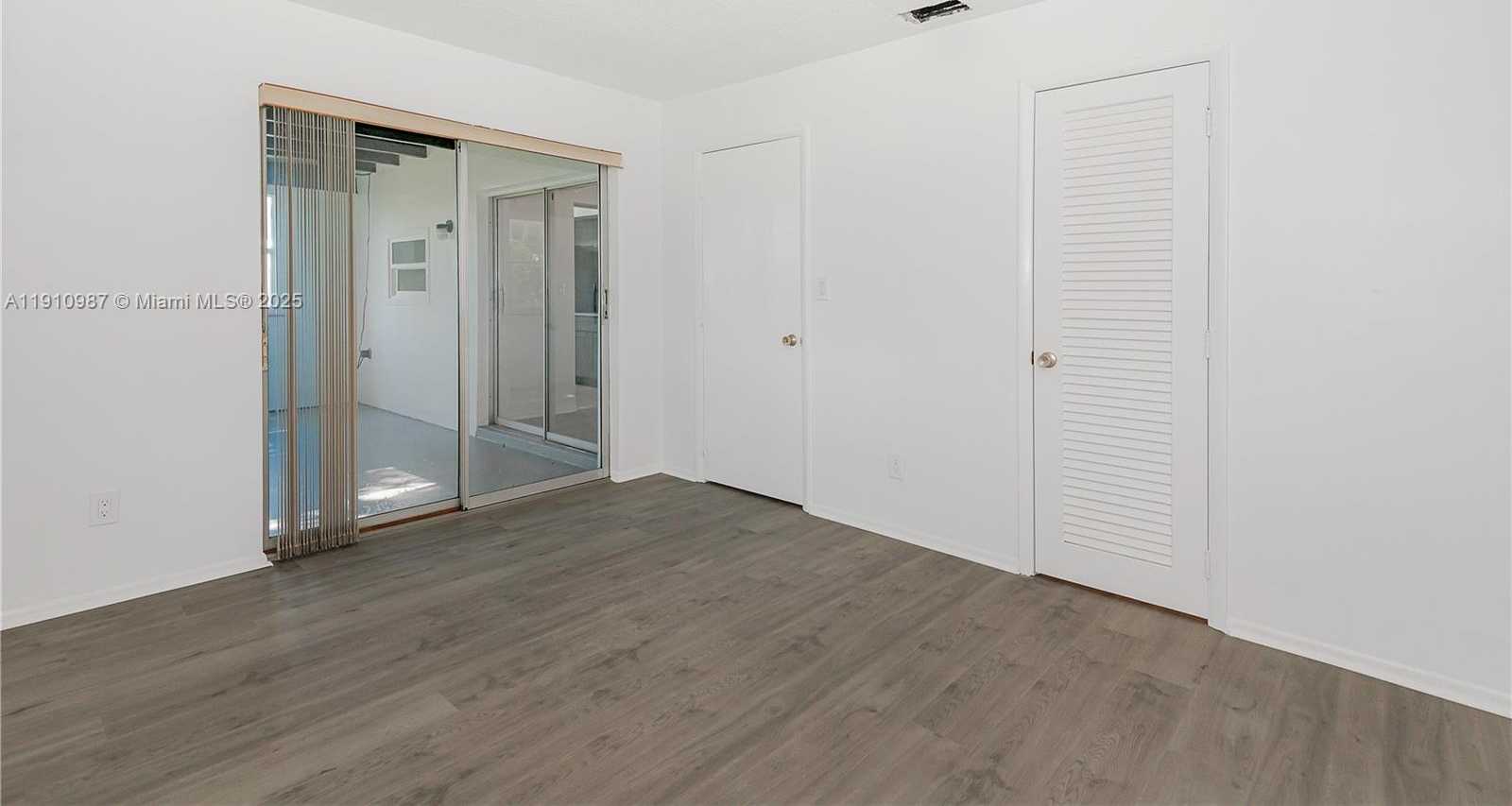 Small Image of 340 LEISURE BLVD, Pompano Beach Number 19