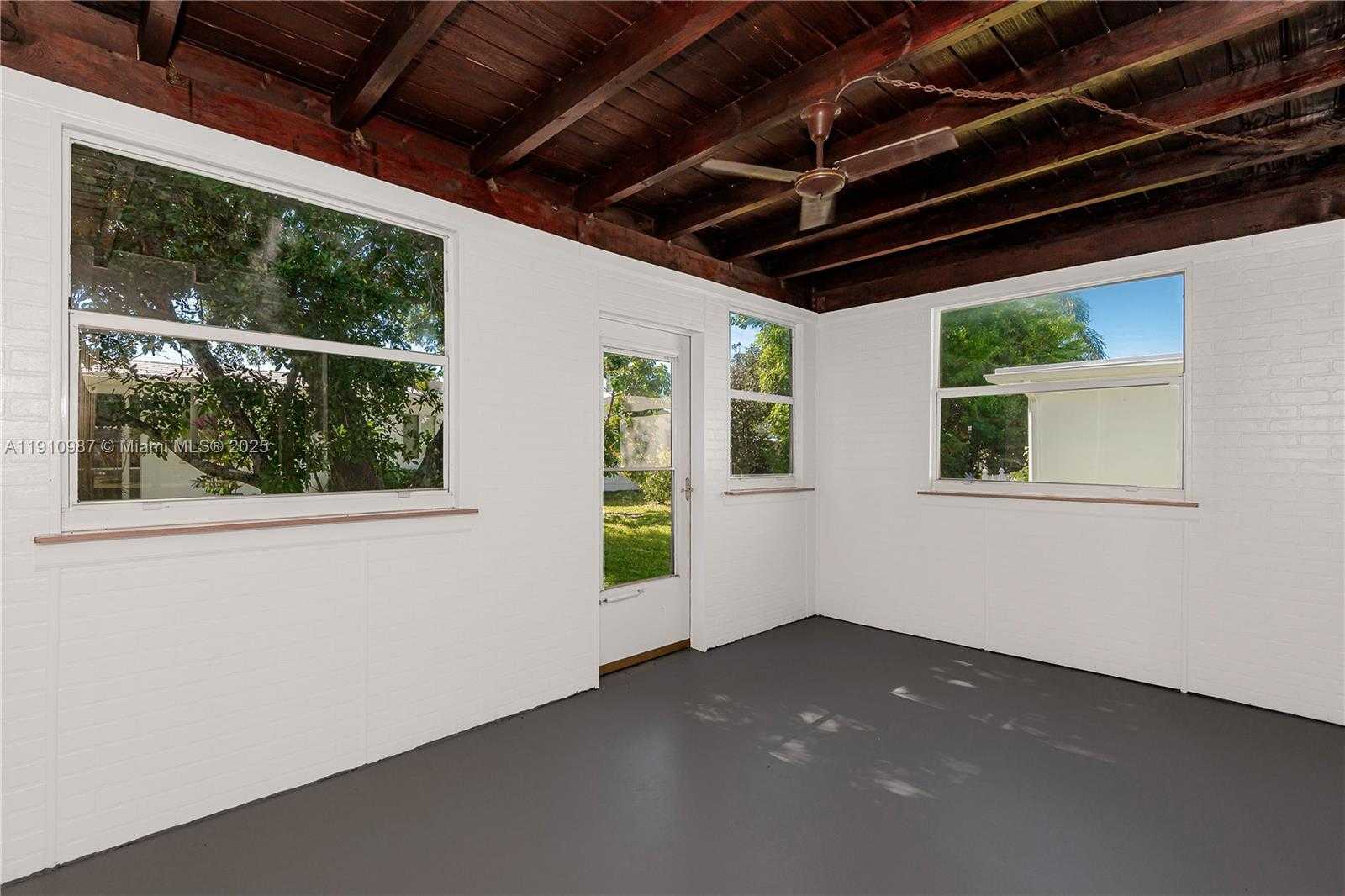 Small Image of 340 LEISURE BLVD, Pompano Beach Number 21