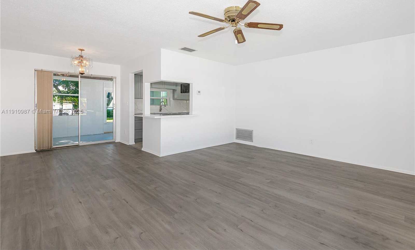 Small Image of 340 LEISURE BLVD, Pompano Beach Number 4