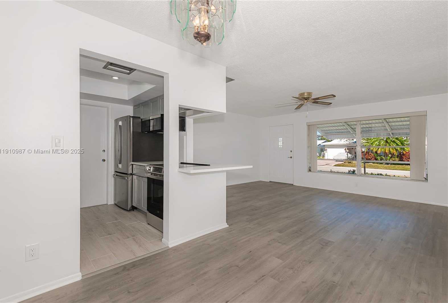 Small Image of 340 LEISURE BLVD, Pompano Beach Number 6