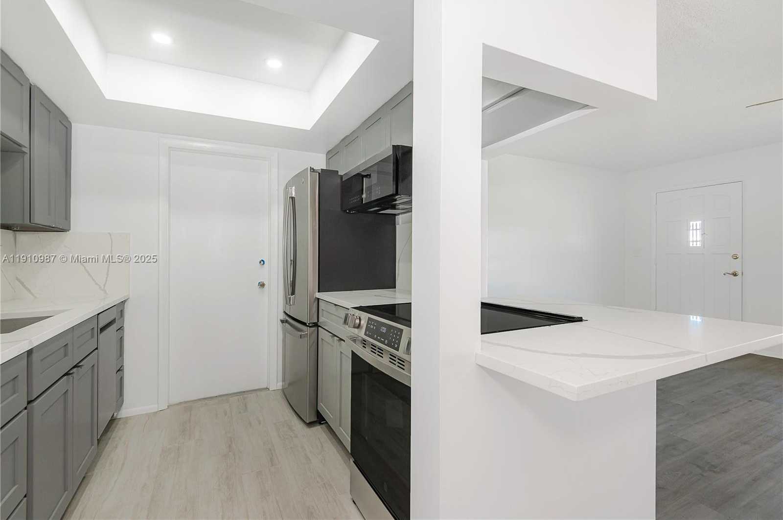 Small Image of 340 LEISURE BLVD, Pompano Beach Number 9