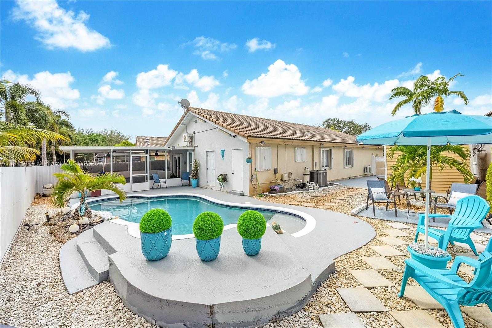 Small Image of 471 SOUTH WEST 203RD AVE, Pembroke Pines Number 10