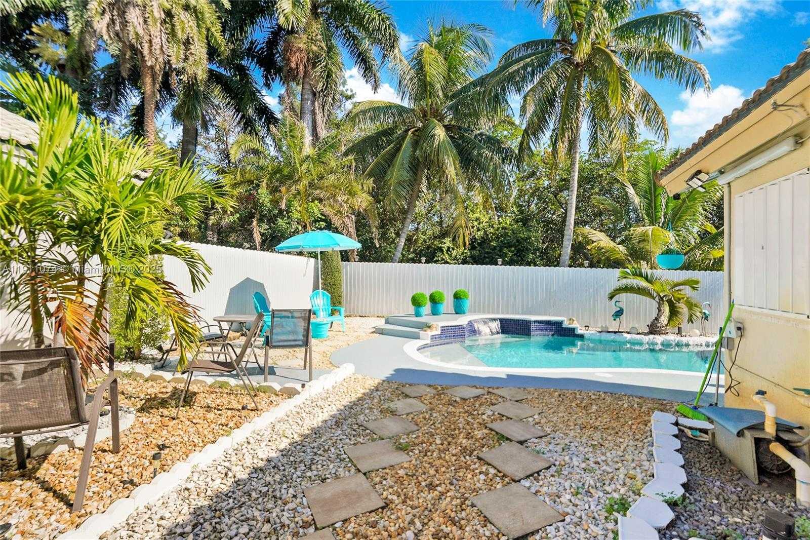 Small Image of 471 SOUTH WEST 203RD AVE, Pembroke Pines Number 11