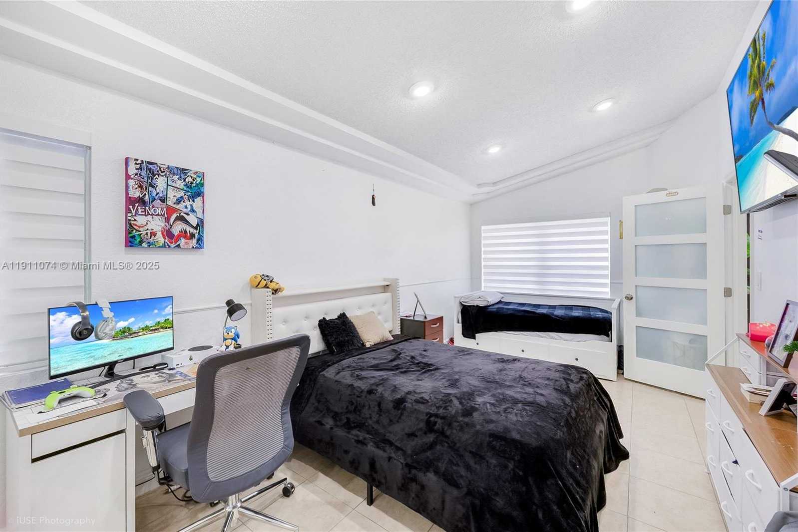 Small Image of 471 SOUTH WEST 203RD AVE, Pembroke Pines Number 14