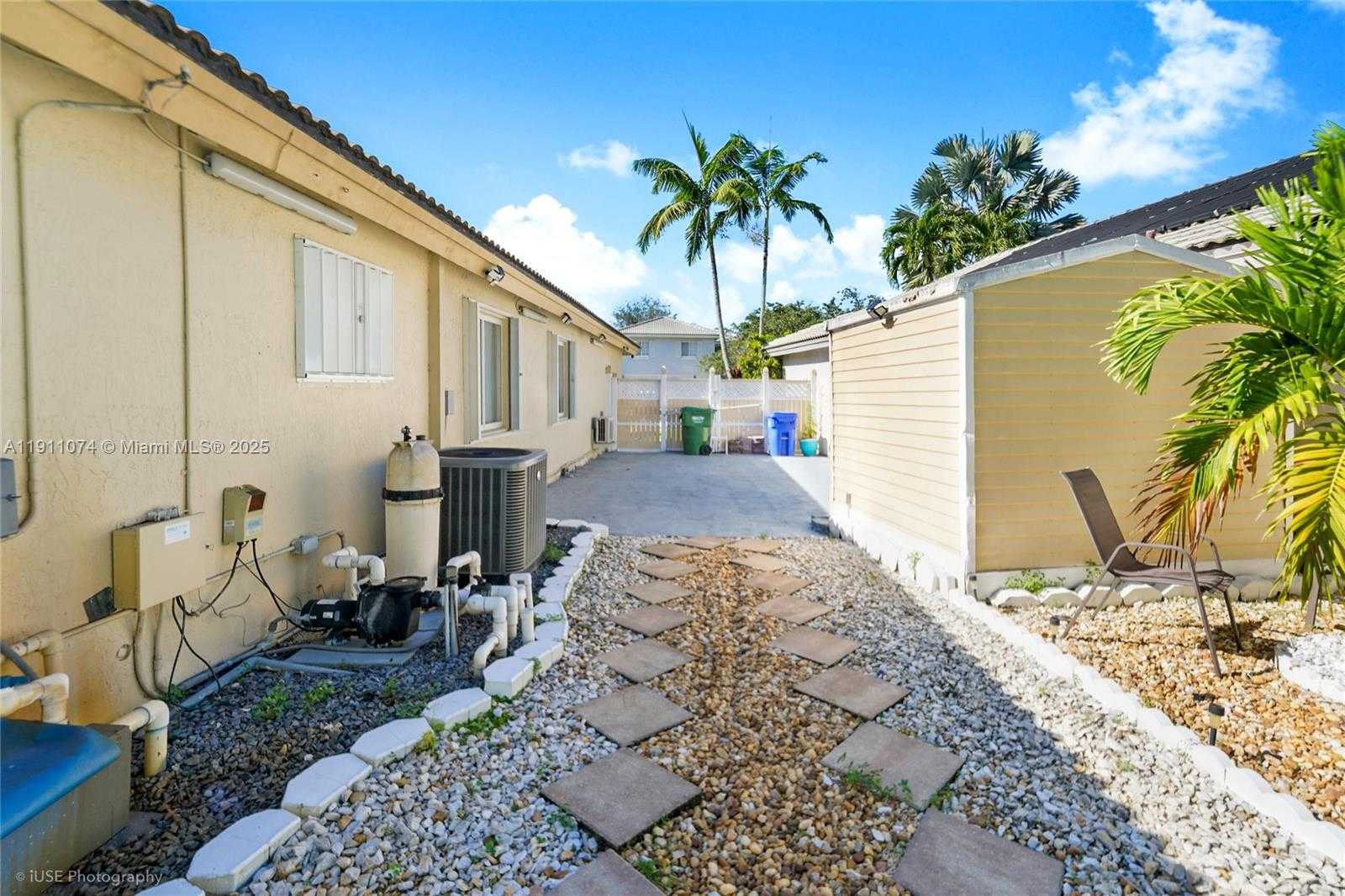 Small Image of 471 SOUTH WEST 203RD AVE, Pembroke Pines Number 30