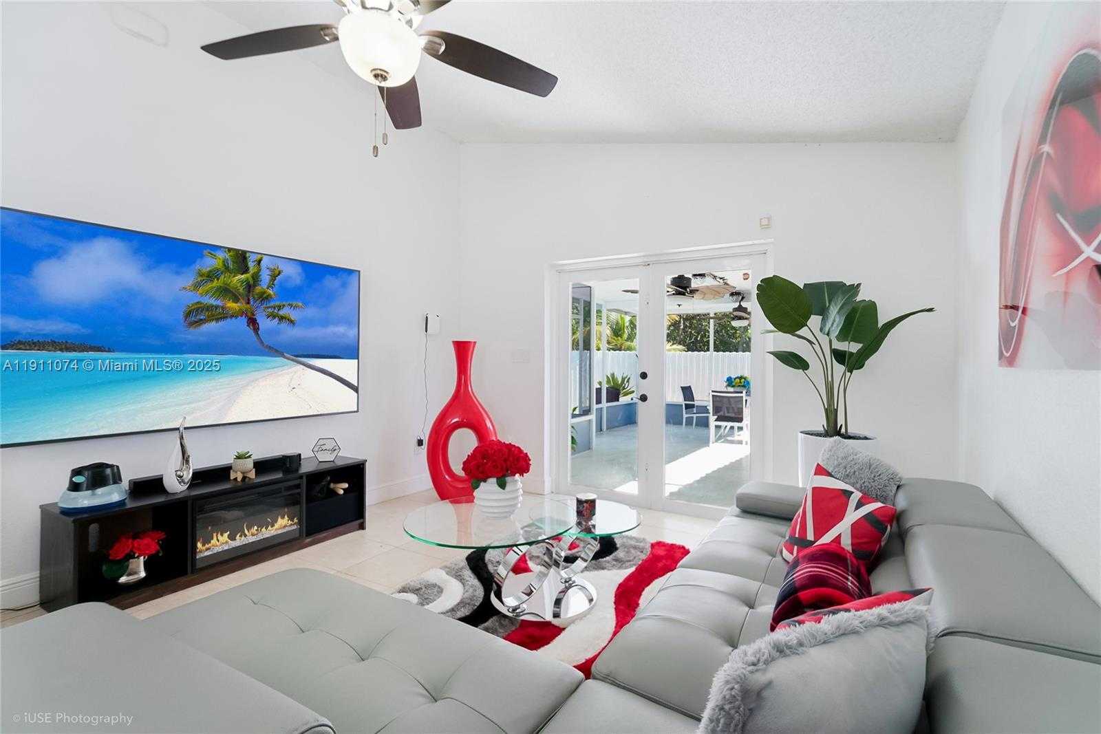 Small Image of 471 SOUTH WEST 203RD AVE, Pembroke Pines Number 4