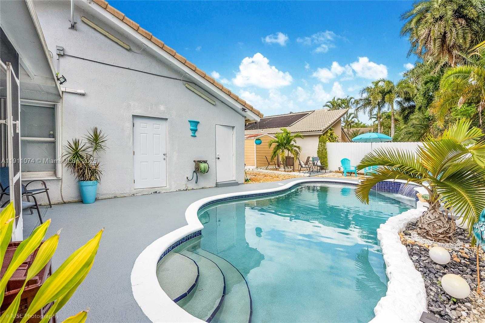 Small Image of 471 SOUTH WEST 203RD AVE, Pembroke Pines Number 9