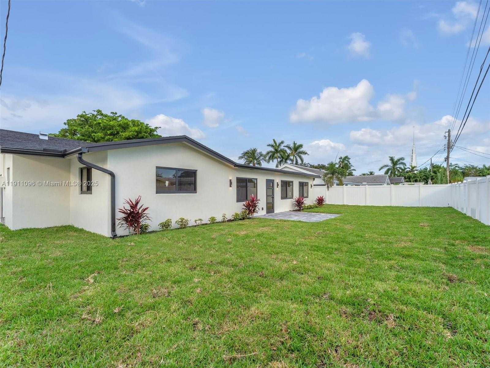Small Image of 2120 NORTH EAST 55TH CT, Fort Lauderdale Number 12