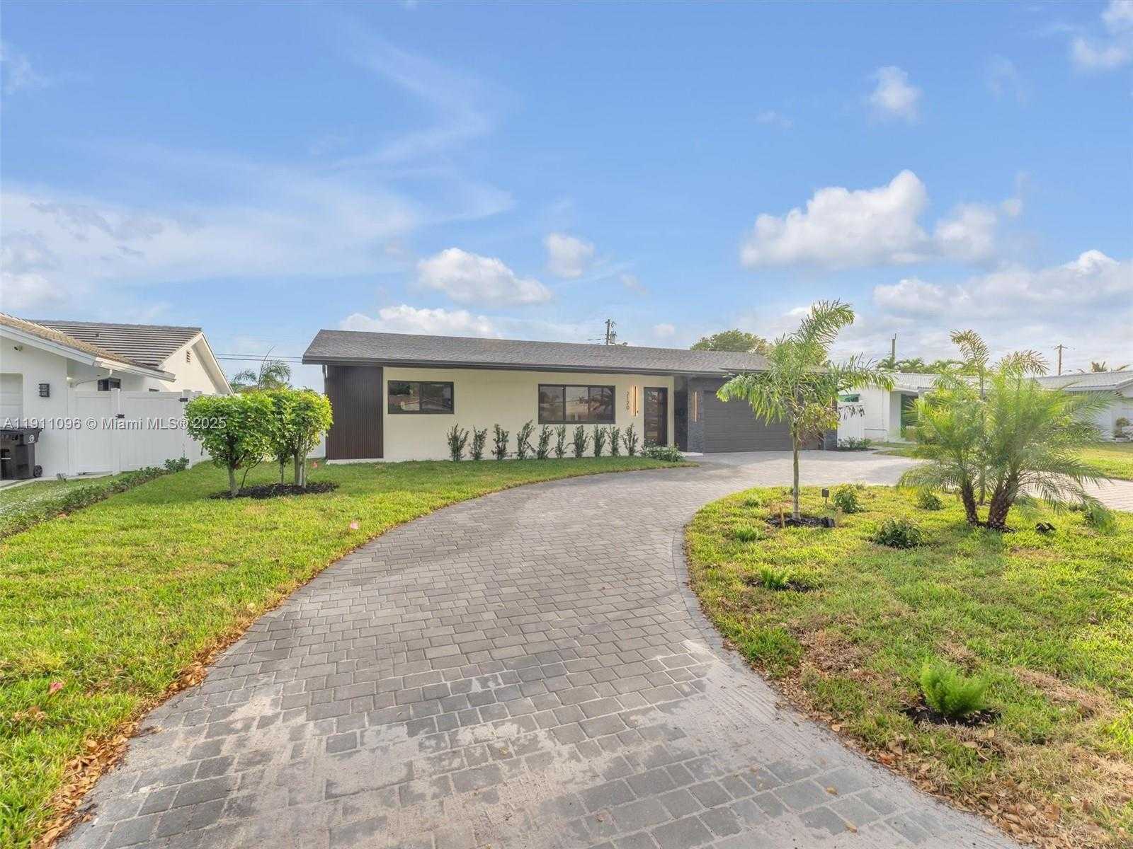 Small Image of 2120 NORTH EAST 55TH CT, Fort Lauderdale Number 4