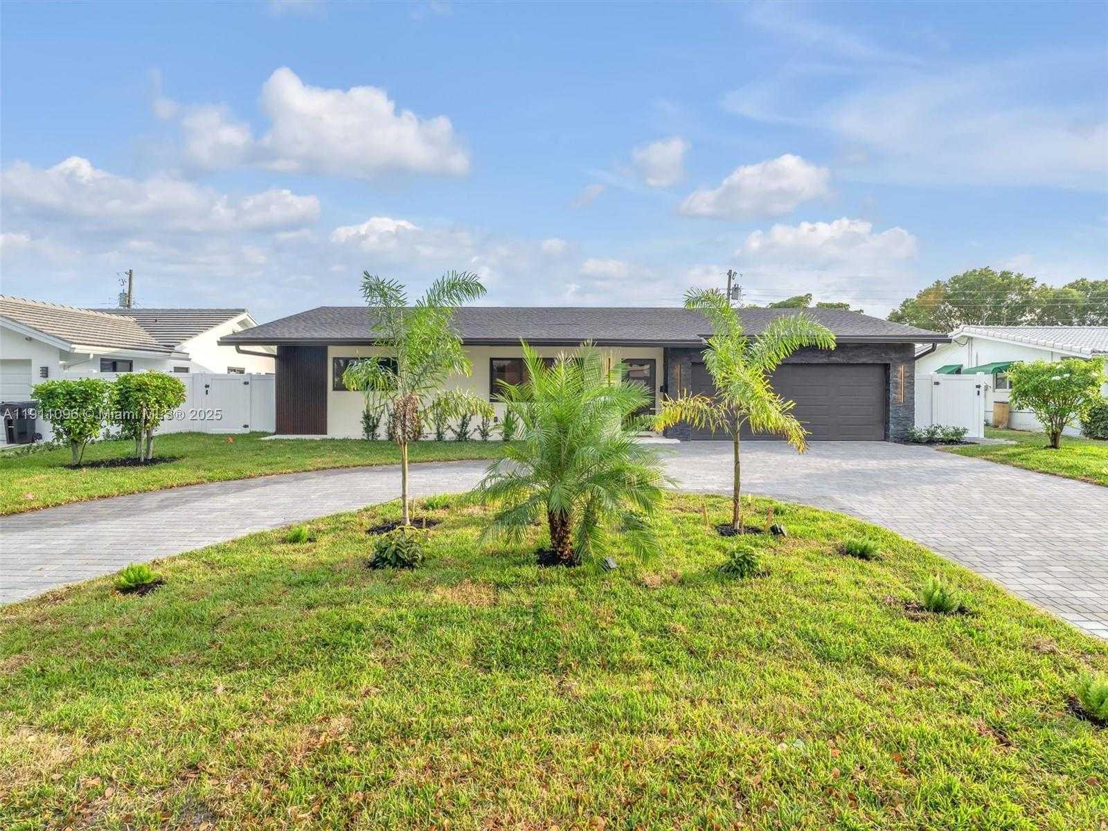 Small Image of 2120 NORTH EAST 55TH CT, Fort Lauderdale Number 5