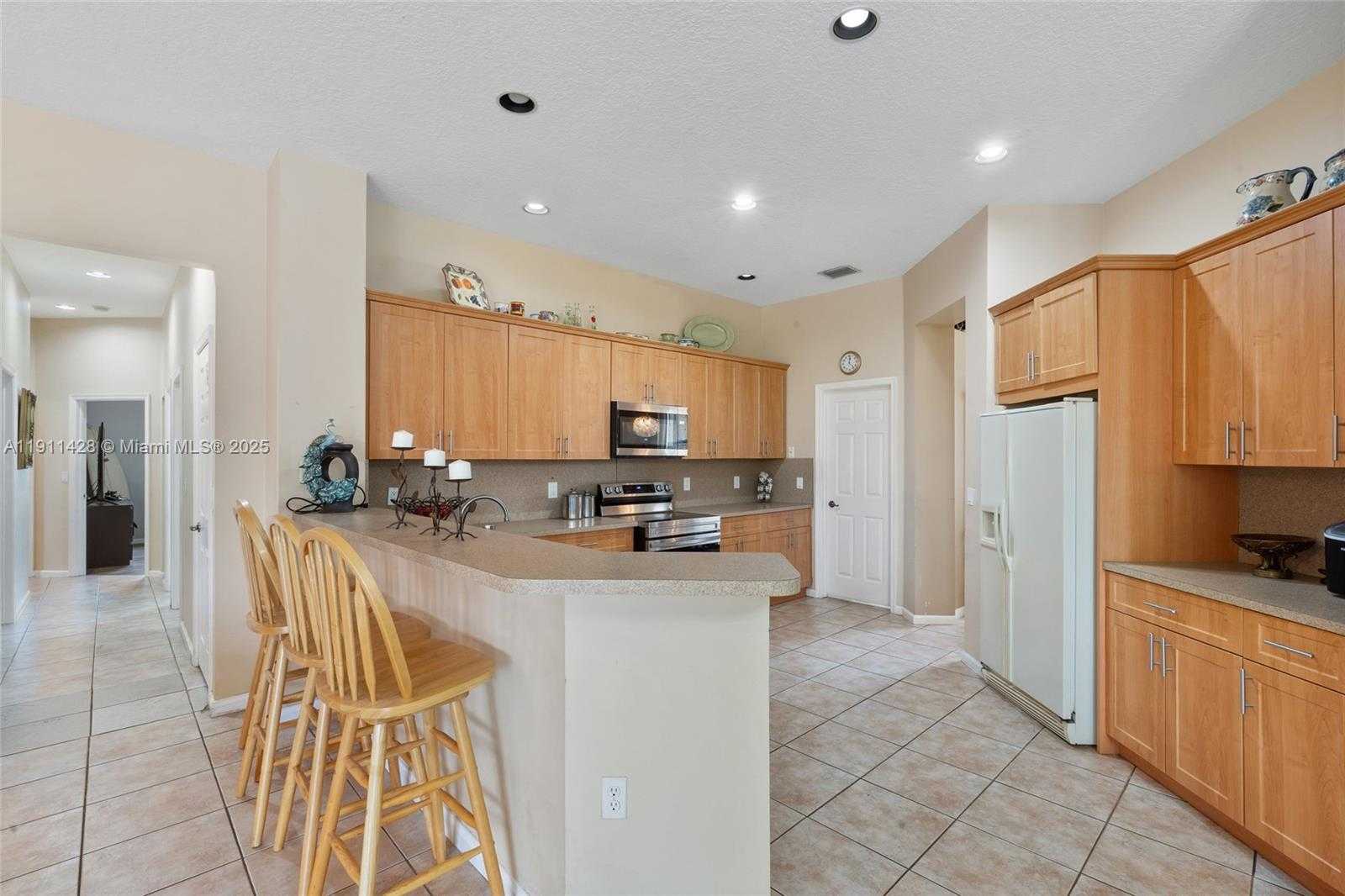 Small Image of 13875 SOUTH WEST 41ST ST, Davie Number 19