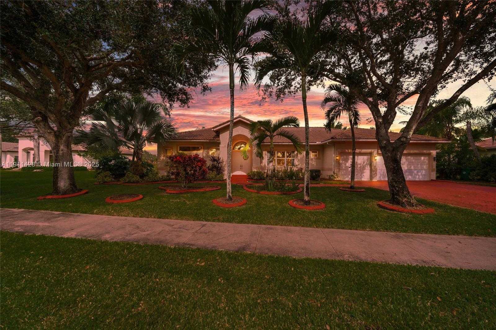 Small Image of 13875 SOUTH WEST 41ST ST, Davie Number 2