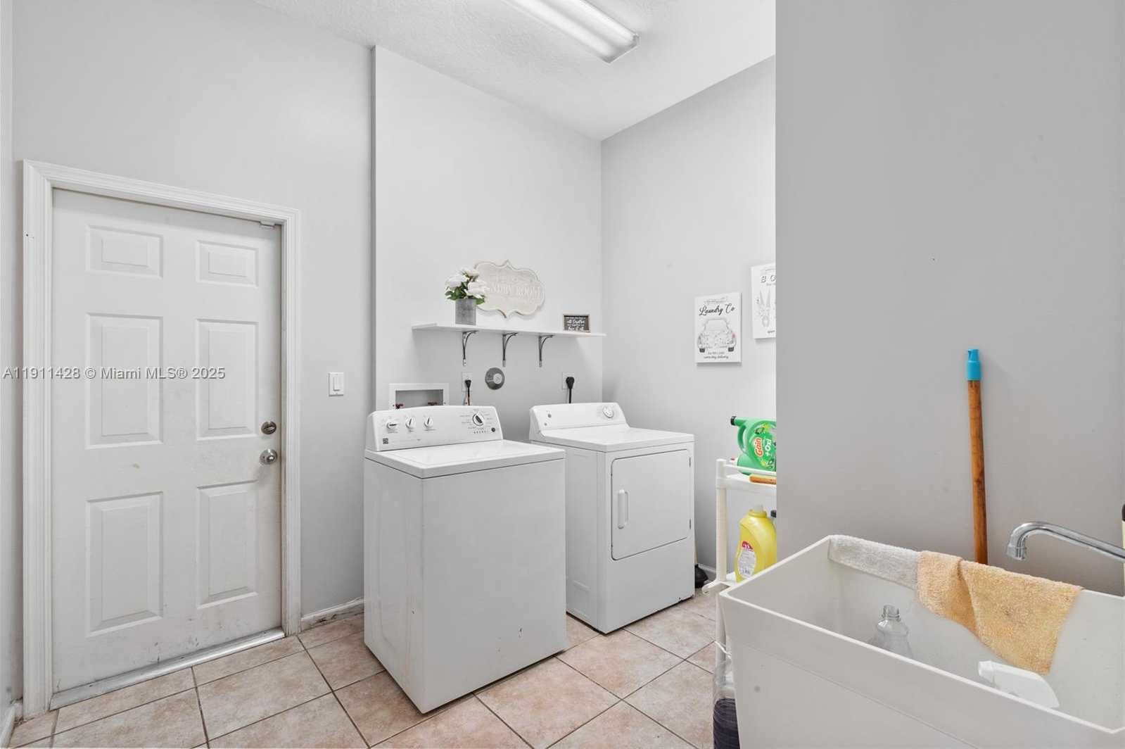 Small Image of 13875 SOUTH WEST 41ST ST, Davie Number 30