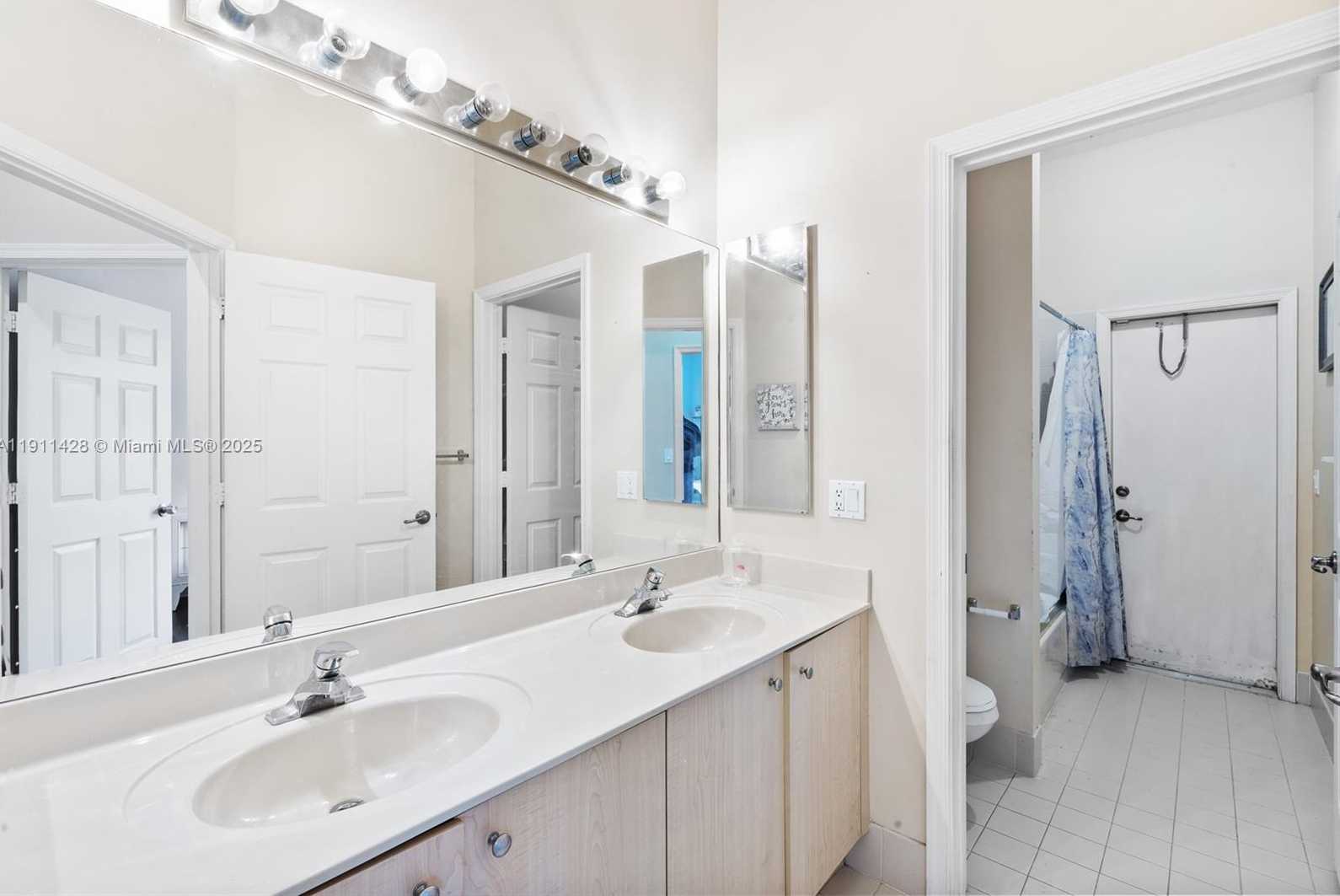 Small Image of 13875 SOUTH WEST 41ST ST, Davie Number 35