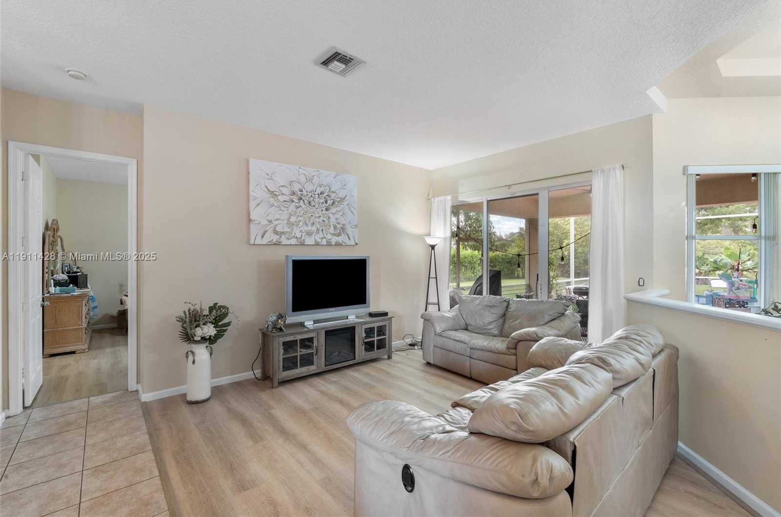 Small Image of 13875 SOUTH WEST 41ST ST, Davie Number 7