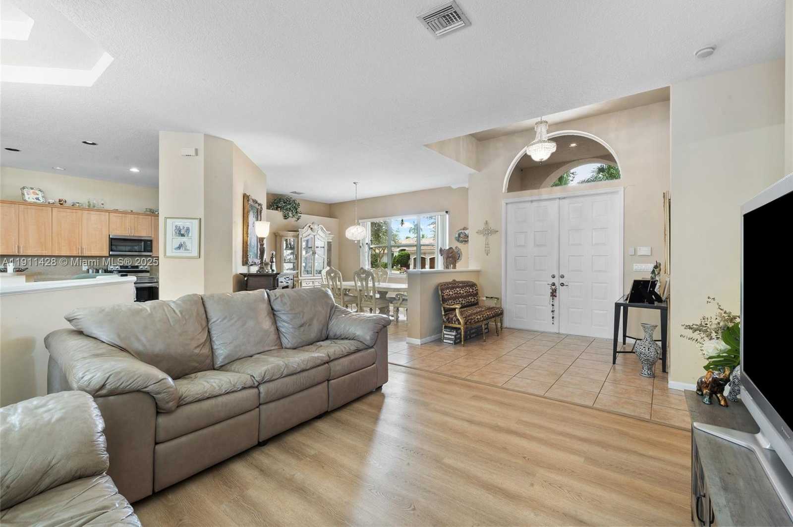 Small Image of 13875 SOUTH WEST 41ST ST, Davie Number 8