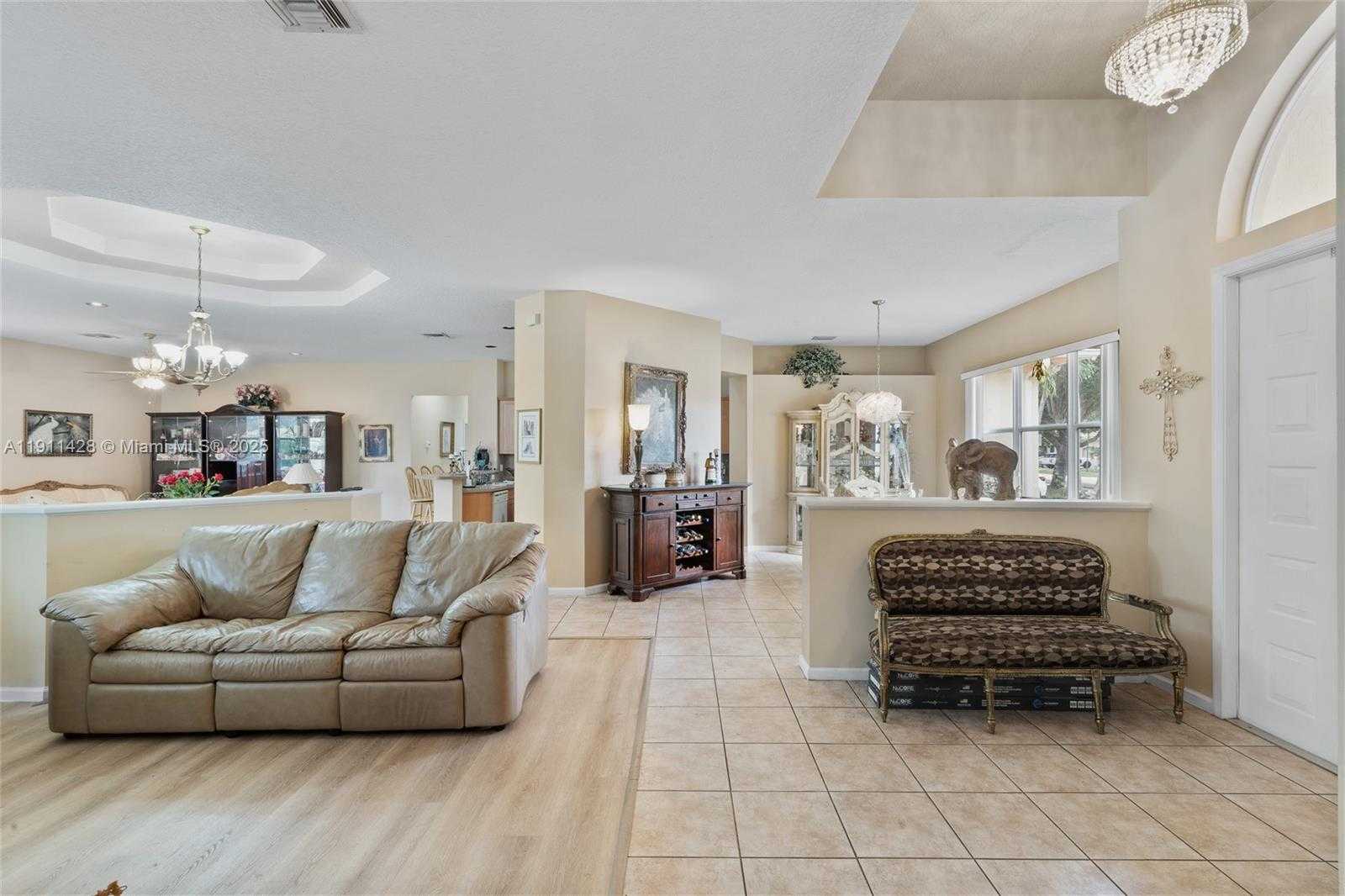 Small Image of 13875 SOUTH WEST 41ST ST, Davie Number 9