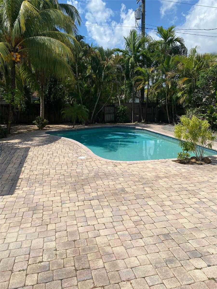 Small Image of 1516 FUNSTON ST, Hollywood Number 3