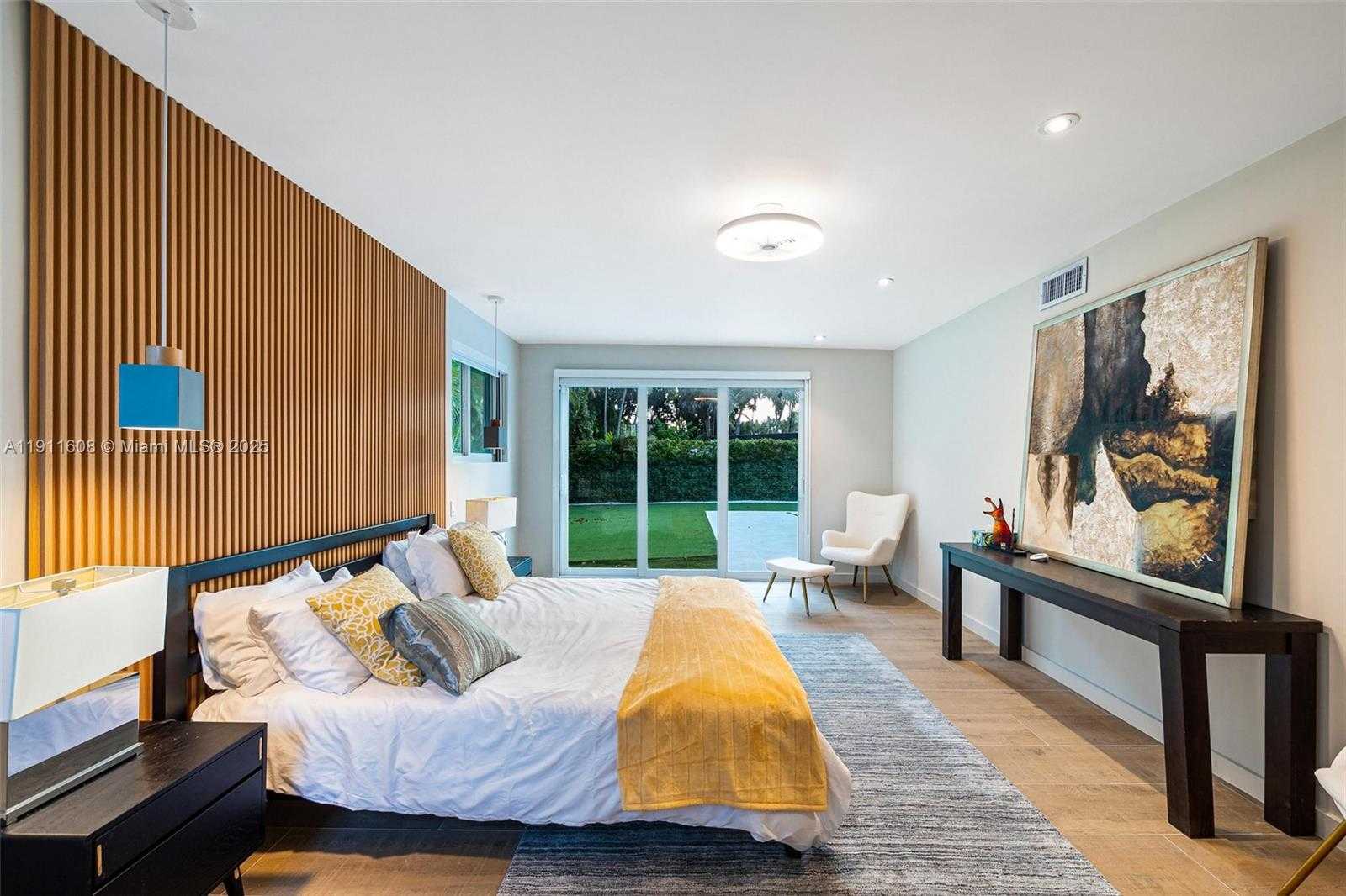 Small Image of 10658 NORTH EAST 11TH AVE, Miami Shores Number 14