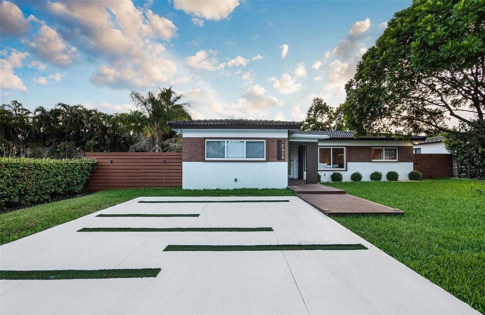 Small Image of 10658 NORTH EAST 11TH AVE, Miami Shores Number 2