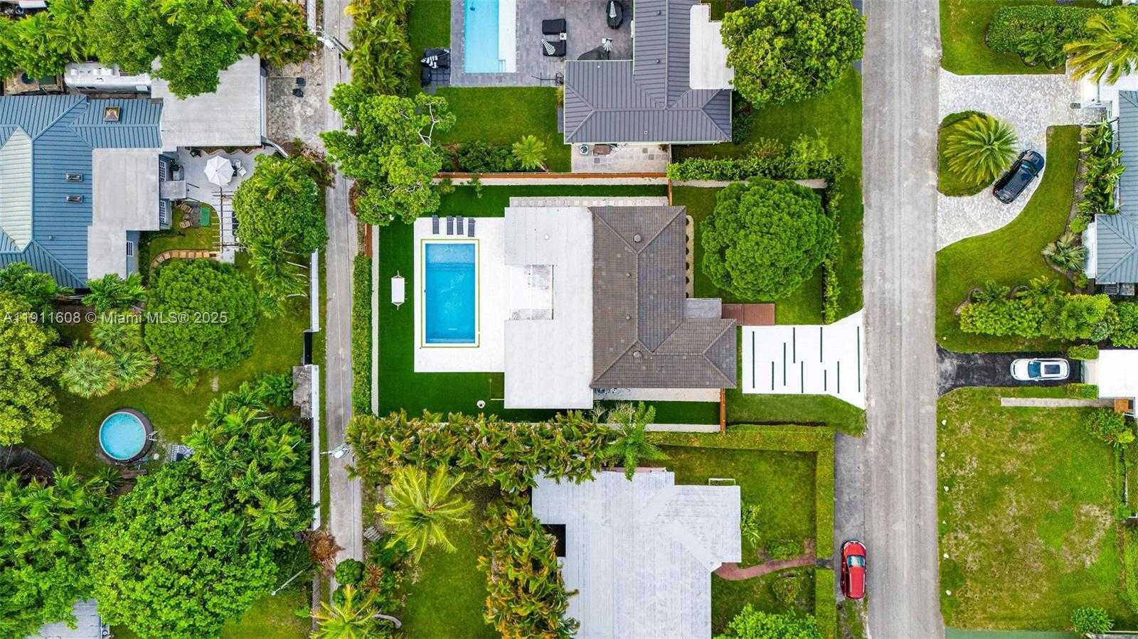 Small Image of 10658 NORTH EAST 11TH AVE, Miami Shores Number 24
