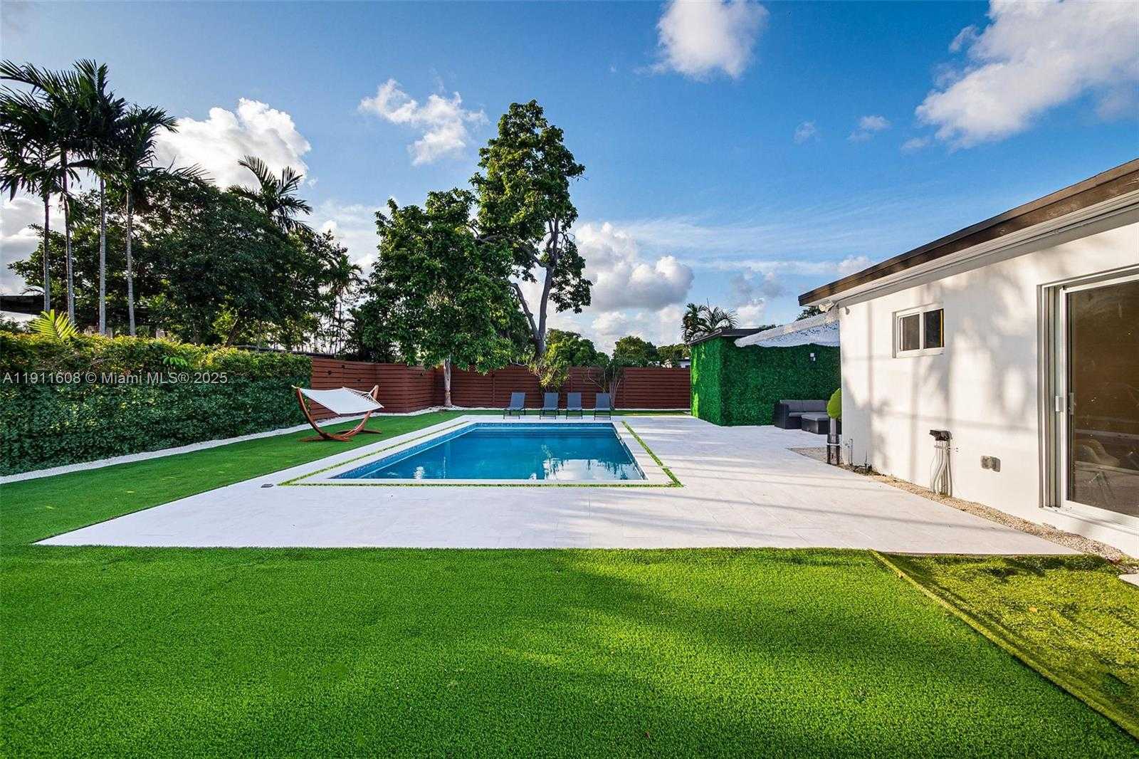 Small Image of 10658 NORTH EAST 11TH AVE, Miami Shores Number 27