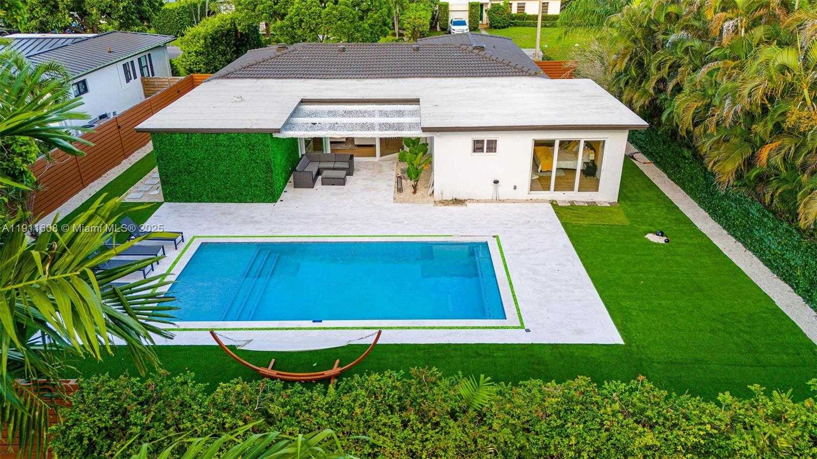 Small Image of 10658 NORTH EAST 11TH AVE, Miami Shores Number 28