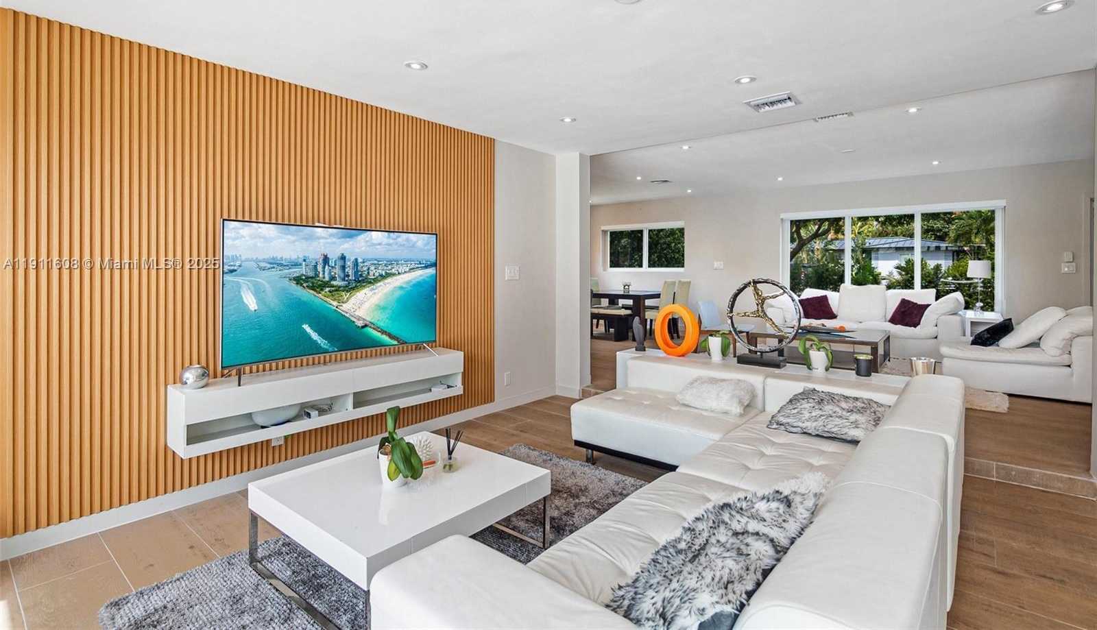 Small Image of 10658 NORTH EAST 11TH AVE, Miami Shores Number 7