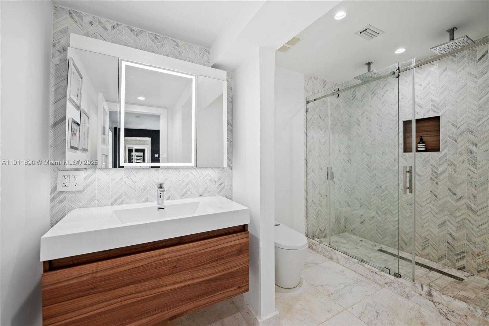 Small Image of 5840 SOUTH WEST 77TH TER, South Miami Number 17