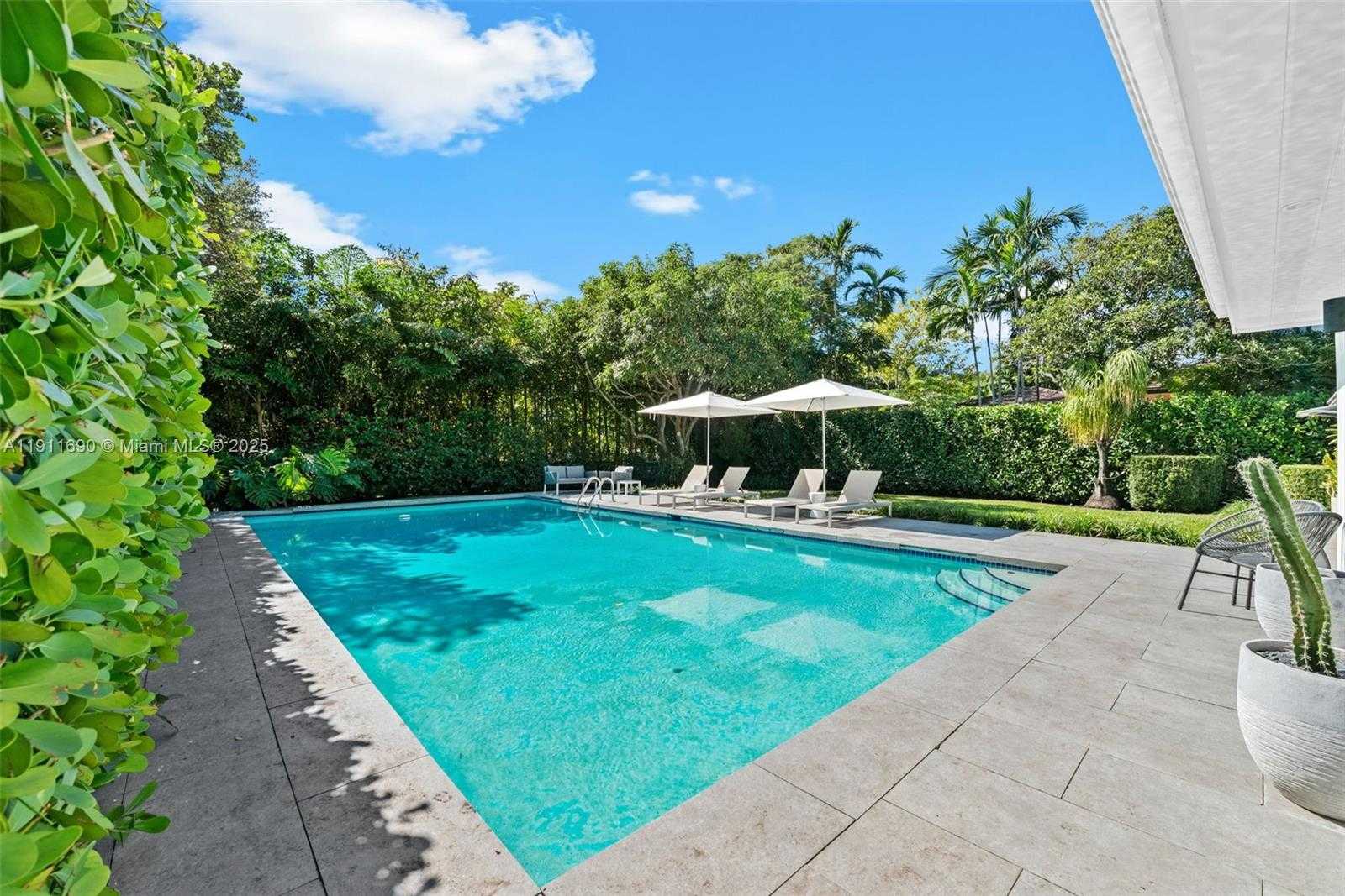 Small Image of 5840 SOUTH WEST 77TH TER, South Miami Number 24