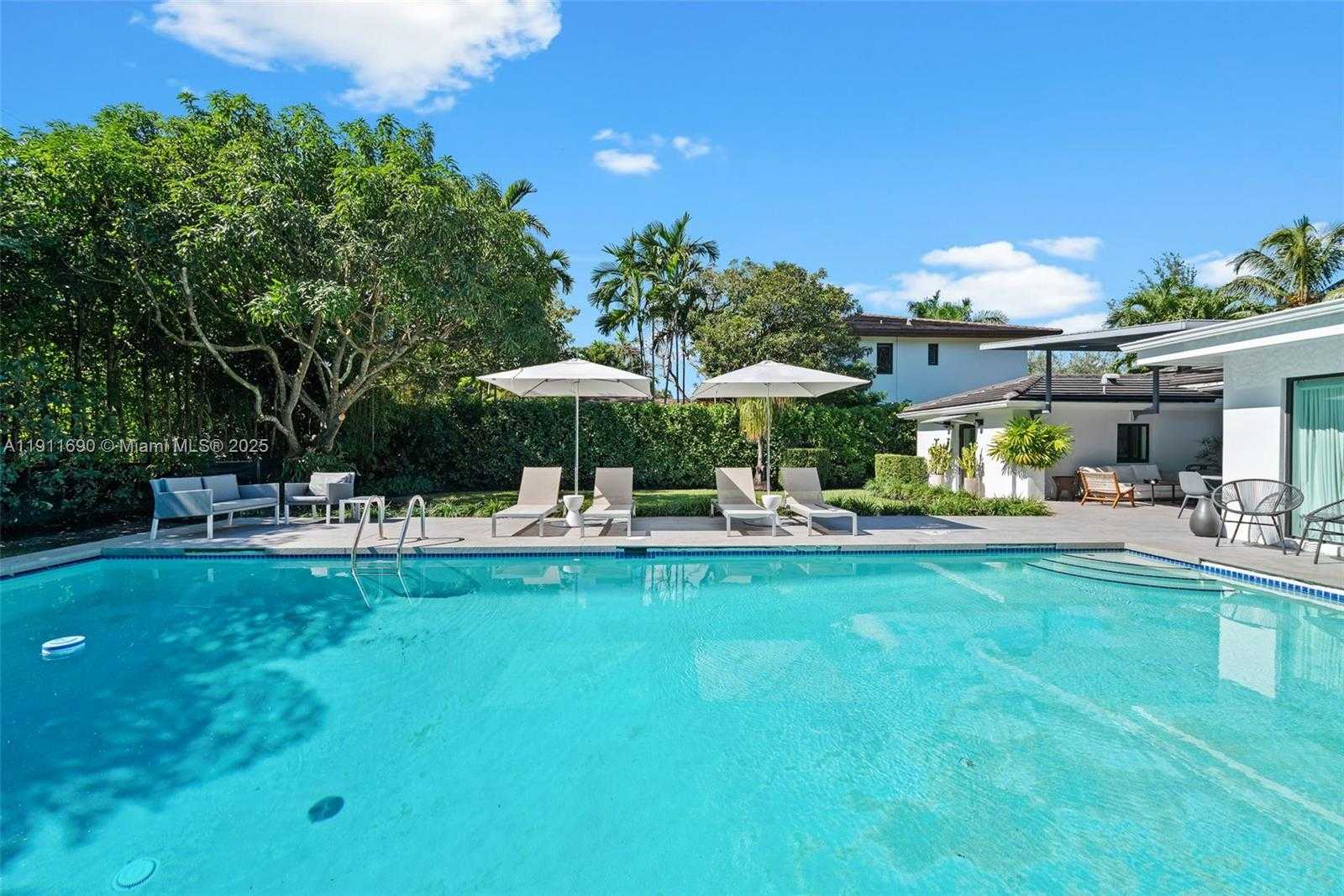 Small Image of 5840 SOUTH WEST 77TH TER, South Miami Number 26