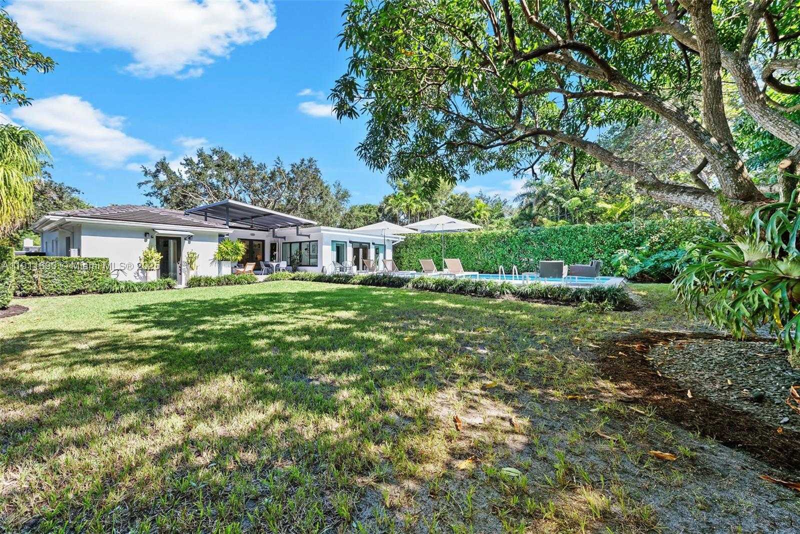 Small Image of 5840 SOUTH WEST 77TH TER, South Miami Number 27