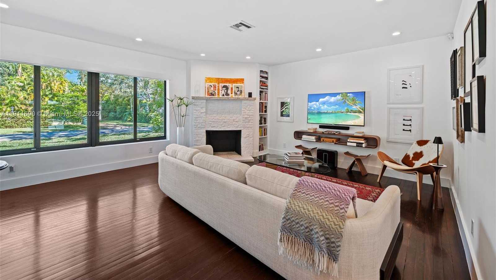 Small Image of 5840 SOUTH WEST 77TH TER, South Miami Number 3